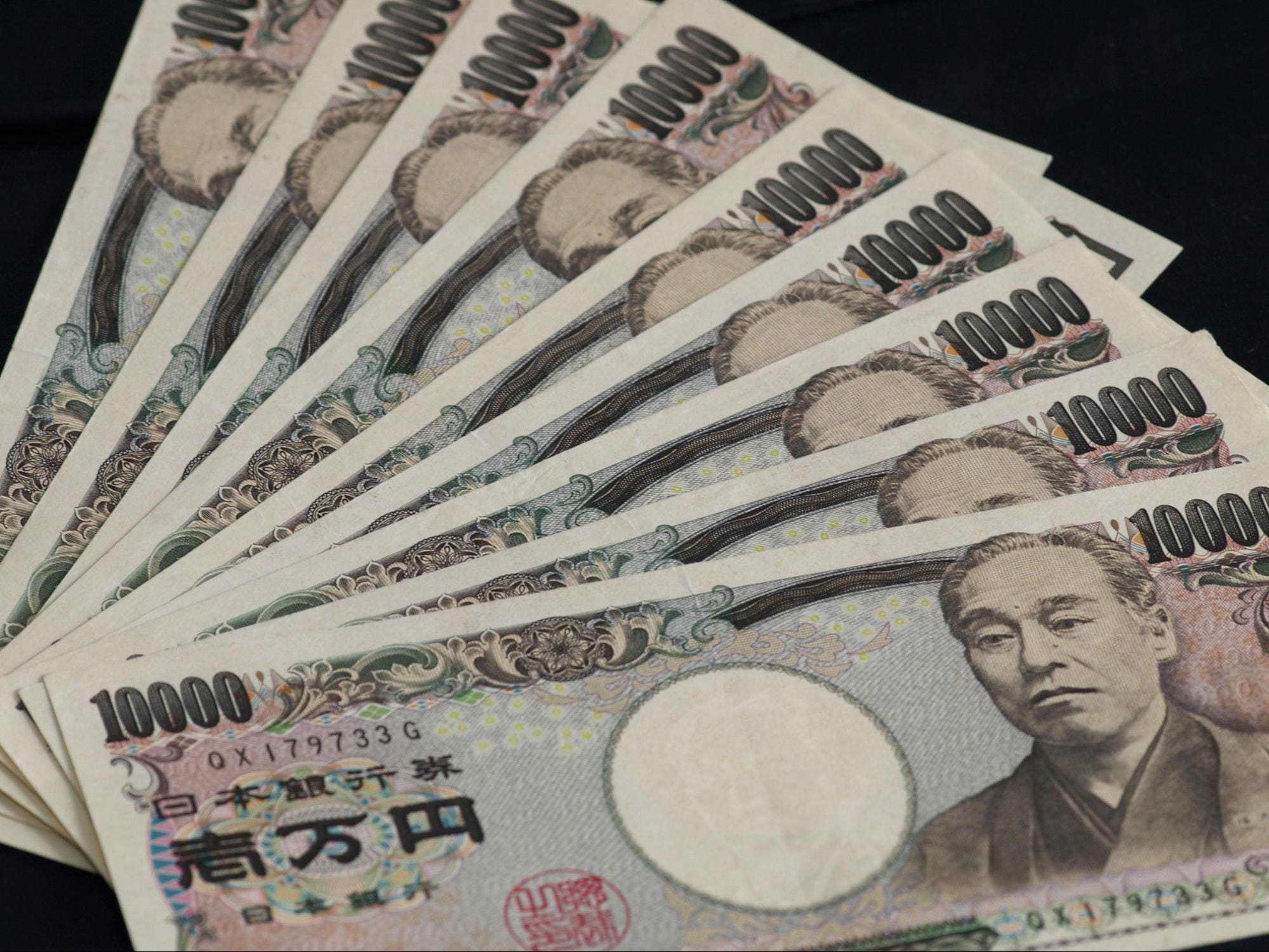 情報量は後払いでも登録料やサービス料がかかる